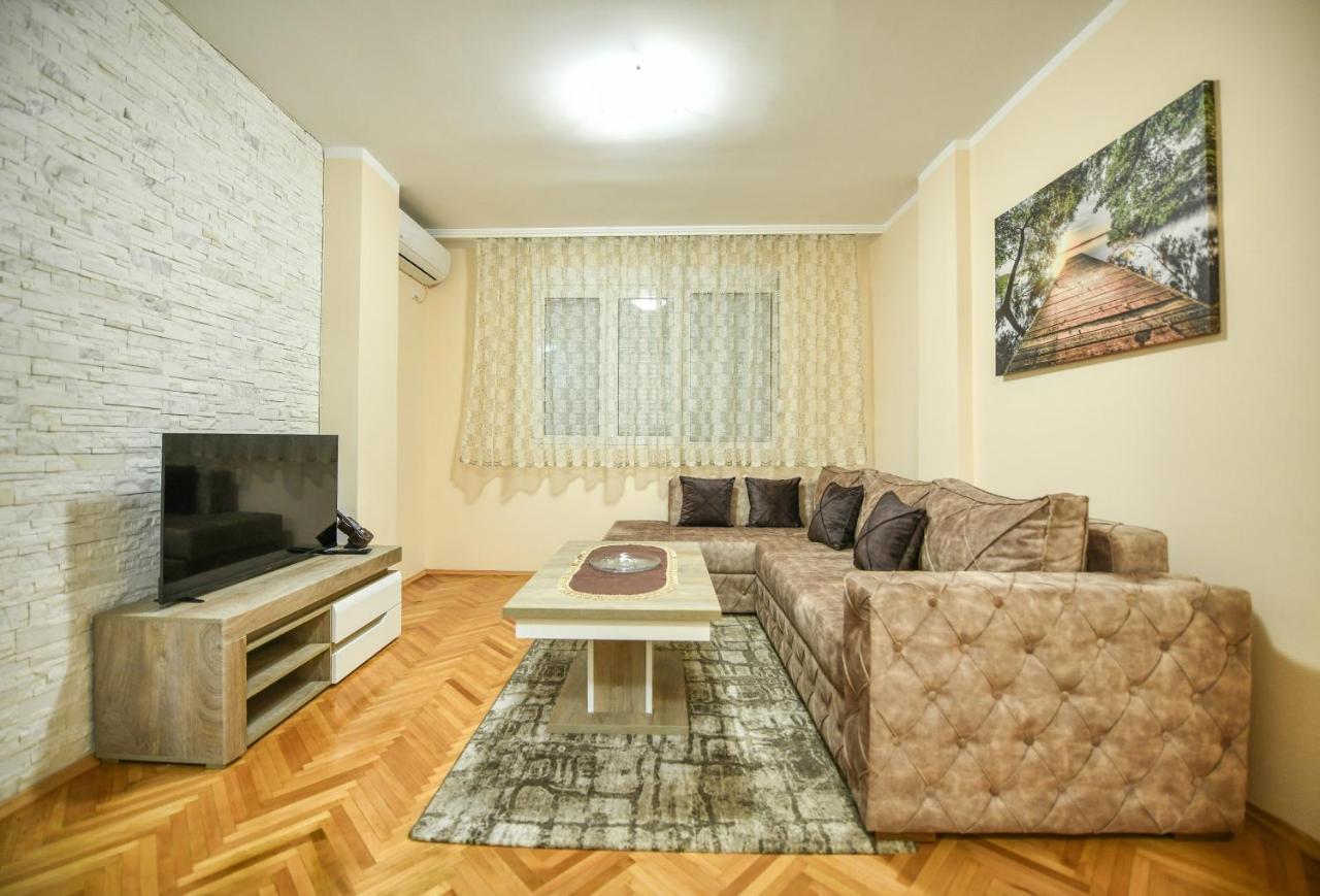 Apartman Centar 2 Podgorica Bagian luar foto
