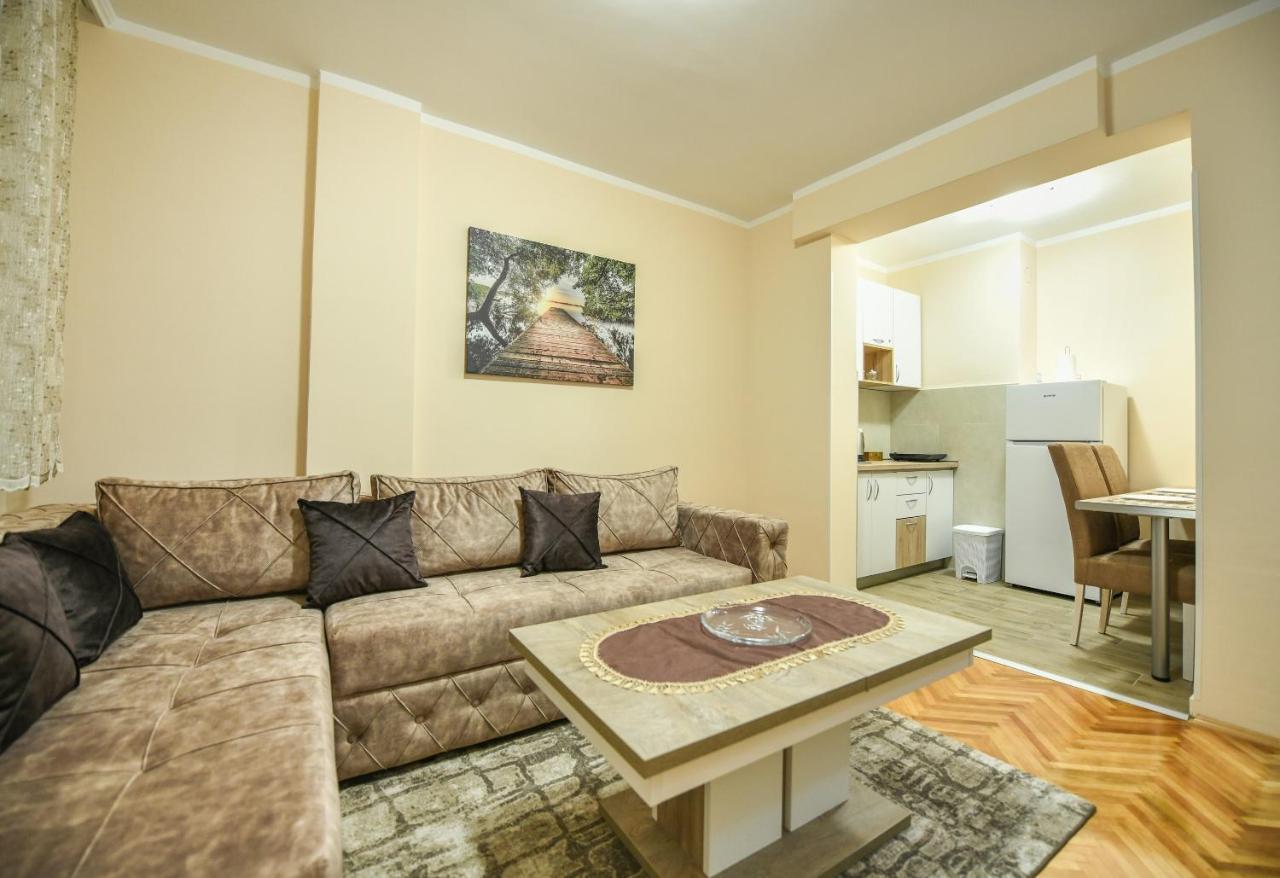 Apartman Centar 2 Podgorica Bagian luar foto