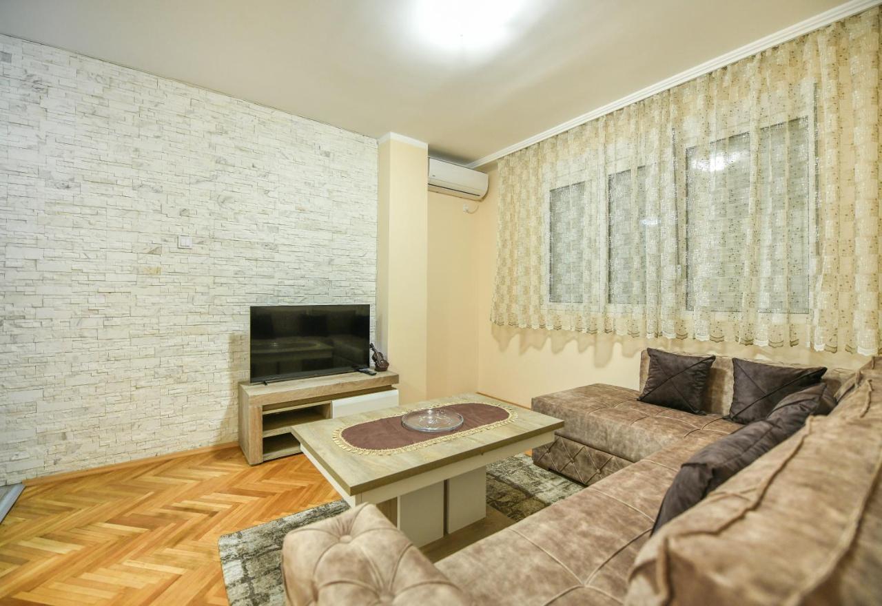 Apartman Centar 2 Podgorica Bagian luar foto